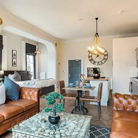 Apartment The Heaton At Claremont Serviced *