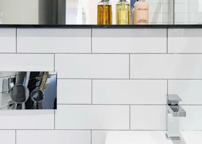 The Heaton At Claremont Serviced Apartman *